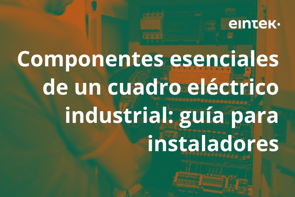 Instalador revisando los componentes de un cuadro eléctrico industrial durante el montaje y verificación del sistema.
